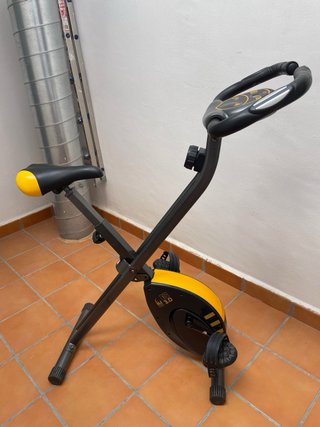 Bicicleta Estática Plegable Negra y Amarilla,