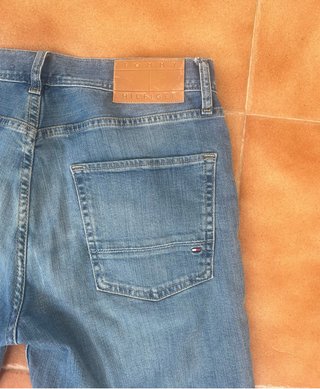 Pantalón vaquero Tommy Hilfiger Talla 32-34