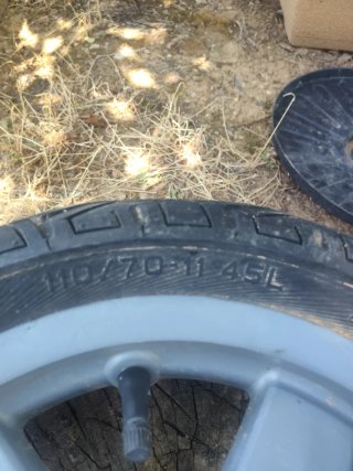Ruota Piaggio Vespa 50 completa di cerchio