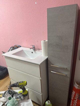 Mueble de baño cajonera tiene 4 cajones y 2 puerta
