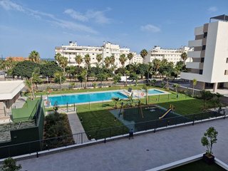 Piso en alquiler en Los Álamos en Torremolinos