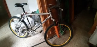 Bicicleta Decathlon Montaña i pueblo.