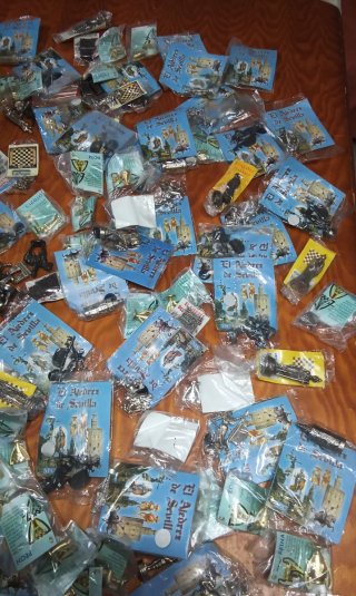 Lote Figuras Metálicas Ajedrez El Ajedrez de Sevil