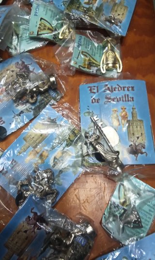 Lote Figuras Metálicas Ajedrez El Ajedrez de Sevil