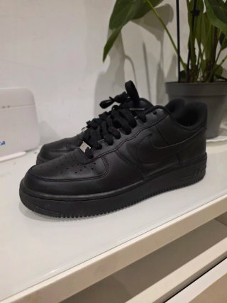 Nike Air Force 1 Negras Talla 43 autenticas.