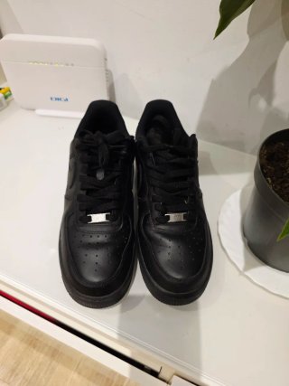 Nike Air Force 1 Negras Talla 43 autenticas.