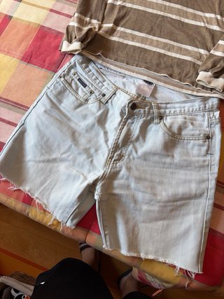 Conjunto Polo Rayas y Shorts Vaqueros