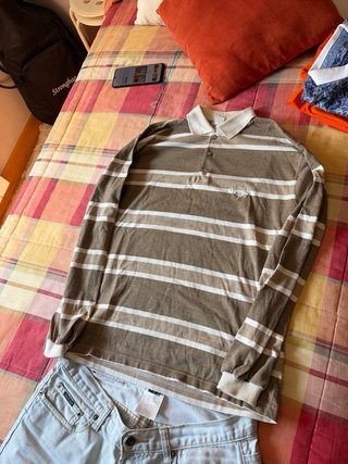 Conjunto Polo Rayas y Shorts Vaqueros