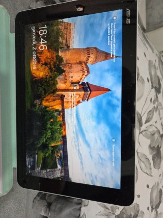Asus Tablet con Tastiera Verde/Bianca