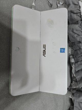 Asus Tablet con Tastiera Verde/Bianca