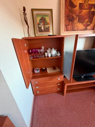 Mueble Comedor Madera y Cristal