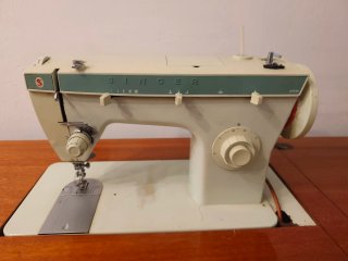 Máquina de coser Singer 258
