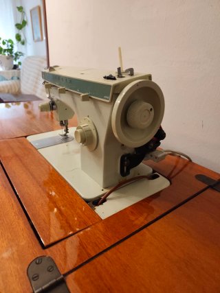 Máquina de coser Singer 258