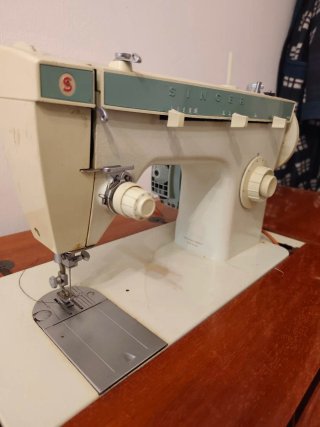 Máquina de coser Singer 258