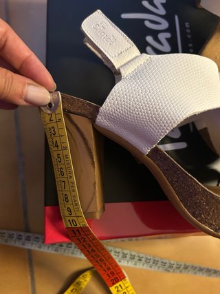 Sandalias de piel blancas