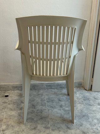 Sillas de terraza de plástico blanco