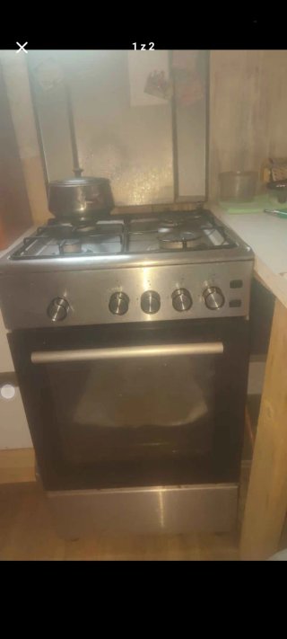 Cocina 4 fuegos y horno .Espero ofertas !