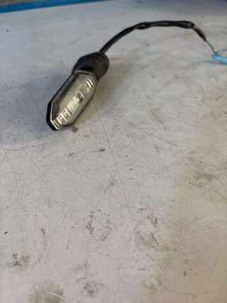Intermitente Delantero Derecho Honda Hornet 750