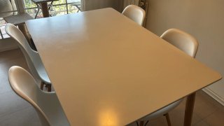 Mesa de comedor y 4 sillas
