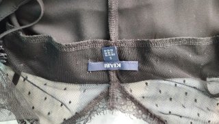 Camiseta lencera negra con encaje