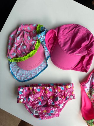 Lote Verano Niña: Bañadores y Gorras
