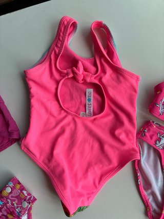 Lote Verano Niña: Bañadores y Gorras