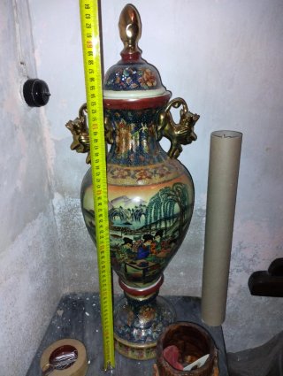 Urna china decorada