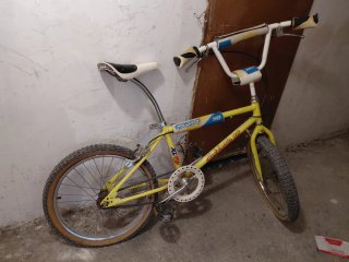 Bicicleta BMX California BH Amarilla