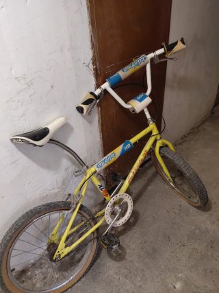 Bicicleta BMX California BH Amarilla