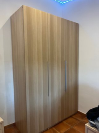 Armario 3 puertas Ikea pax.