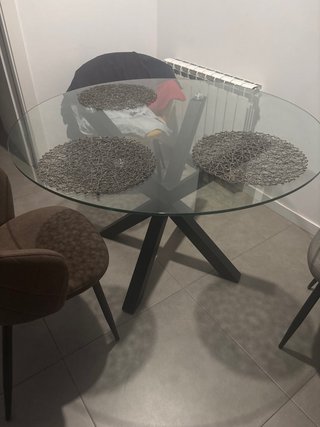 Mesa Kave Home 120cm Cristal y Metal