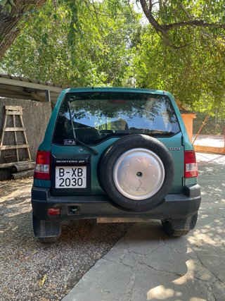 Mitsubishi Montero 2000