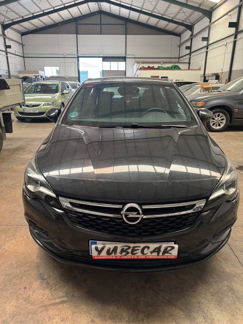 Opel Astra 2017 - foto 1