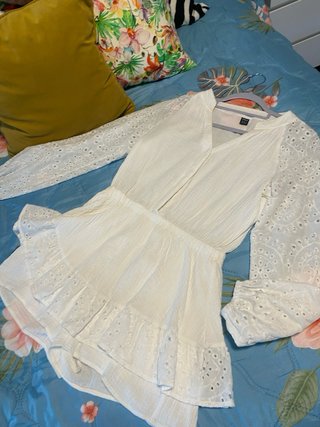 Mono blanco ibicenco con bordados