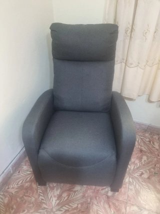 Sillón de descanso eléctrico gris