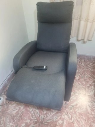 Sillón de descanso eléctrico gris