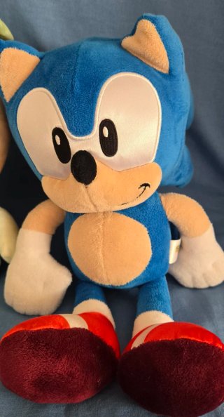 Lote Peluches: Pez, Piña, Alma y Sonic