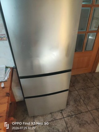 Nevera Haier: Piezas interiores y puertas