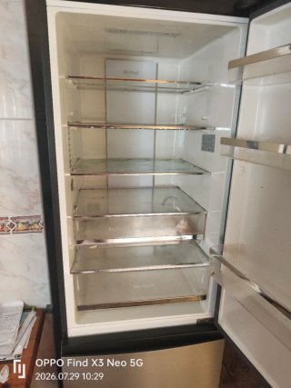 Nevera Haier: Piezas interiores y puertas