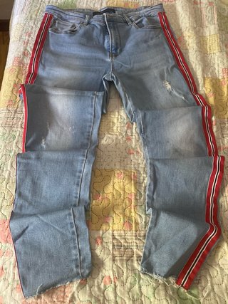 Pantalón vaquero Stradivarius