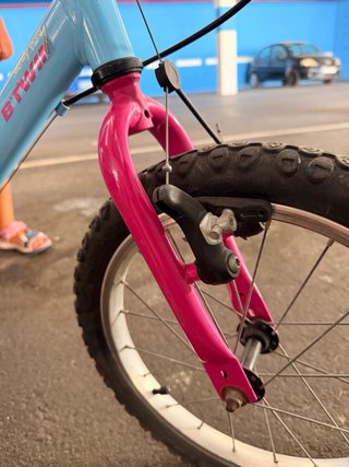 Bicicleta infantil B'TWIN azul y rosa