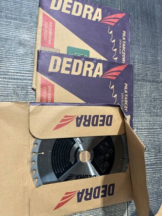 Sierra circular Dedra DED7754T3