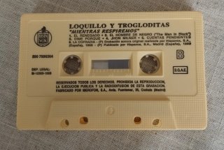 Casete Loquillo y Trogloditas - Mientras Respiremo