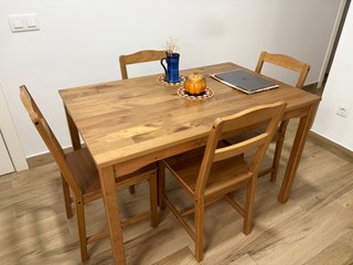 Mesa Comedor + 4 Sillas IKEA HÄGERNÄS