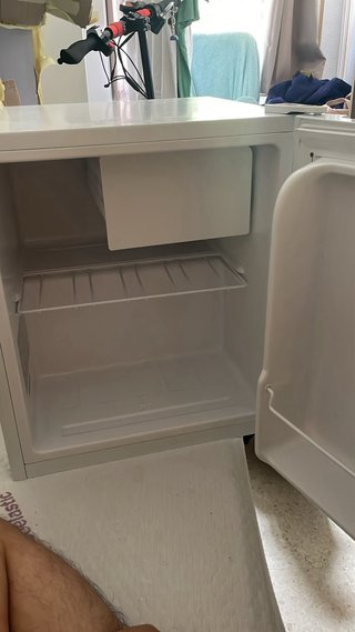 Mini nevera INFINITON como nueva