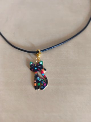 Collana Corda Nera Ciondolo Gatto Multicolore
