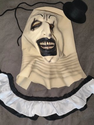 Disfraz payaso malvado talla única. Con algun roto