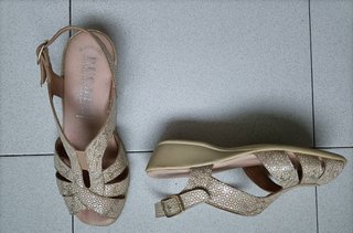 Sandalias Puche Piel Doradas y Plateadas