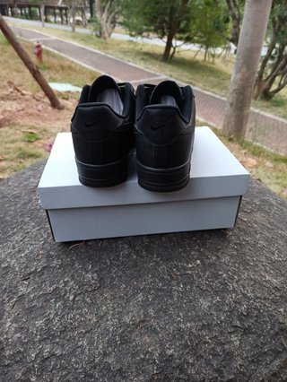 Nike Air Force 1 Triple Black Talla 37.5