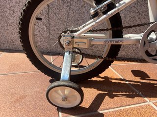 Bicicleta Infantil QUER + Ruedines